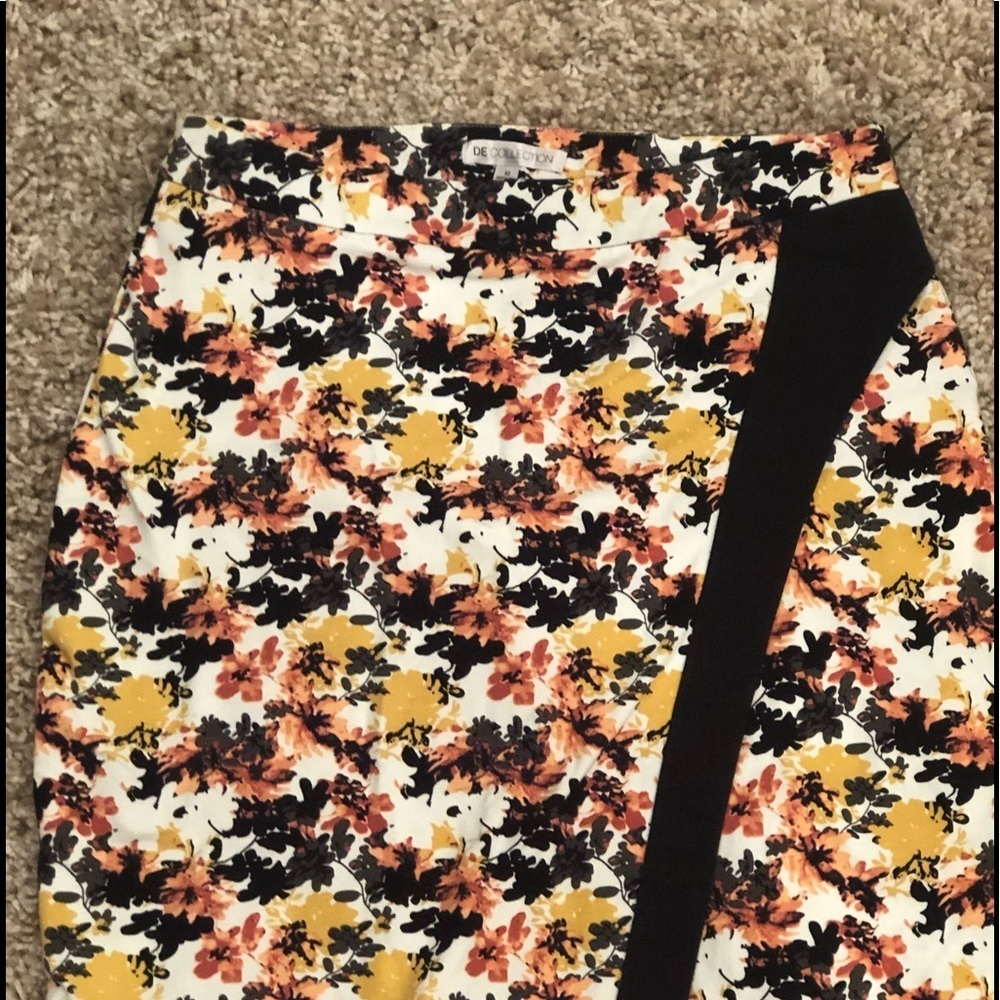 De Collection Floral Wrap Style Skirt Size M - Picture 4 of 8